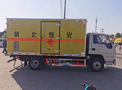 永定爆破器材运输车技术升级与安全合规新趋势